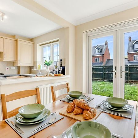 Silver Stag Properties, 3 Bedroom W Parking And Garden Smisby エクステリア 写真